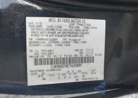 2007 Lincoln Town Car z USA, uszkodzony, nr VIN 1LNHM82V87Y620889